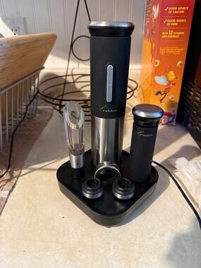 Williams Sonoma Rabbit Pro Electric Wine Opener Set